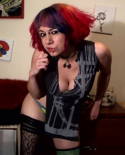 Hey folks! Gonna be cammin’ alll morning! First up: MyFreeCams