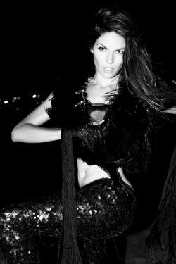Model: Elisabet Garcia (aka Elisabet_G) Photographer: Alessia