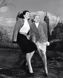 jeanjeanie61:  Kitty Kallen & Doris Day In Central Park -