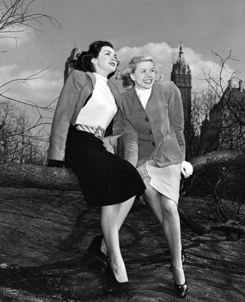 jeanjeanie61:  Kitty Kallen & Doris Day In Central Park - 1946 http://www.dorisday.net