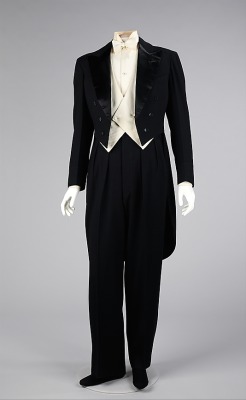 omgthatdress:  Tuxedo Jeanne Lanvin, 1927 The Metropolitan Museum