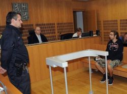 miguelthrashes:  ekoekoazarak:  in court with an Obituary sweatshirt!