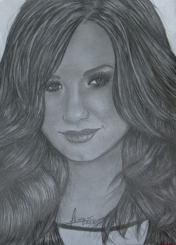  Desenho da Demi Lovato  Quem gostar rebloga …. Mais desenhos