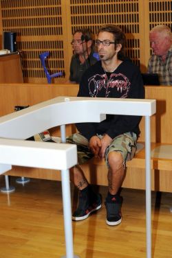 addictedtogore:  Randy Blythe showing up to court in an Obituary