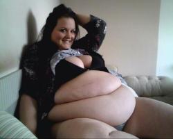 fuckyeahbbwbellyhang:  Fat Plump Thick Chubby Amateurs Just The