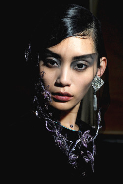  Ming Xi backstage Armani Privé Haute Couture Fall 2012 