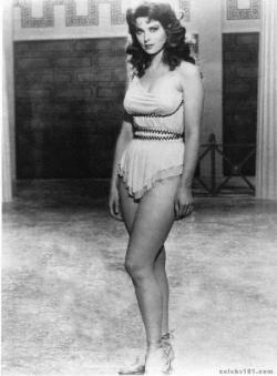  Tina Louise 