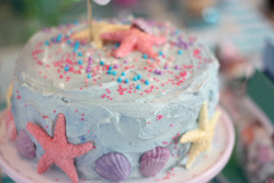 i-kiss-a-mermaid:  mermaid’s cake 