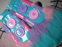 cheap-bliss:  magicalulala:  Fluffy legwarmers I made for Kyary