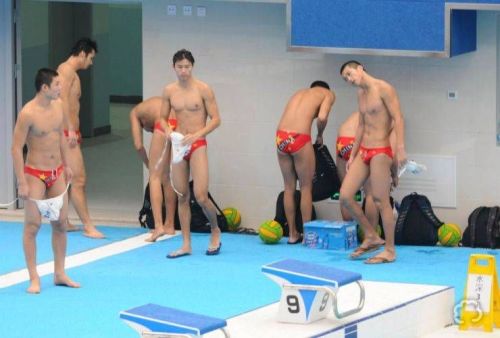 chinitongkalbo:   Water Polo Guys!   If only our water polo guys are these cute!