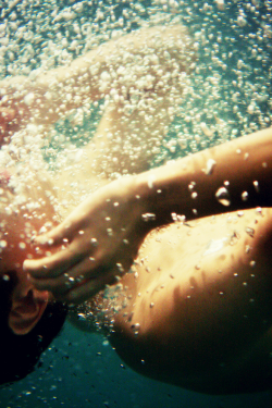riverofbones:  vintage & models ❂