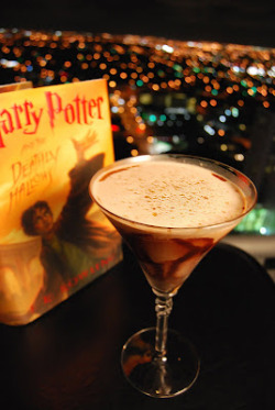 heartlesshippie:  niftynif:  theaveragedream:  Harry Potter Mixology: