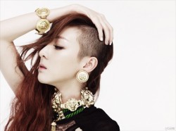 fresh-vocal:  2NE1’s Dara reveals she shed tears as she shaved