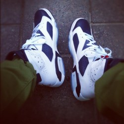 djonath-n:  Sitting with my #jordans 6’s. #swagpicture (Taken