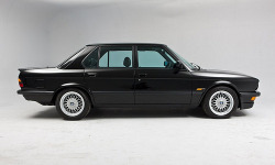 vaerktoj:  E28 M5 The quintessential sport sedan 