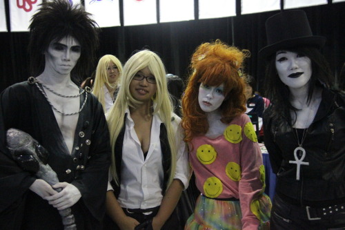 neil-gaiman:  neilgaiman:  silveryxdark:  I was at Cosfest XI today and I met these really, really sweet and amazing cosplayers of Dream, Delirium and Death. :’) At events in Singapore, I almost never see cosplayers of Western fandoms, save for, say,