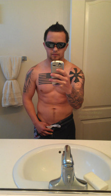 thecircumcisedmaleobsession:  22 year old straight Army guy from