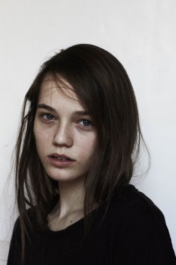 o-r-p-h-i-c:  Elaine Carlin at Major Model Management