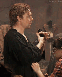 my-hope-is-gone:  This two gifs make my day.   Posso trabalhar