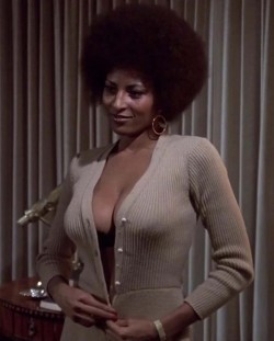 classicchoteras:  Pam Grier