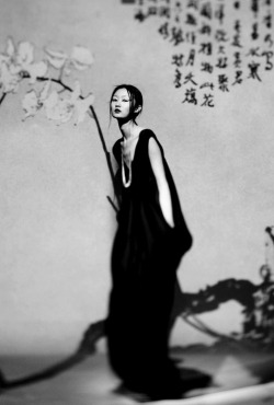 Planning: AK Ding, Photographer: Xu Xi models: Ji Lili, makeup