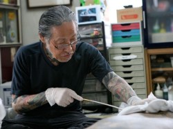 fall-o-cl0ck:  The Japanese tattoo master, Horiyoshi III specializes