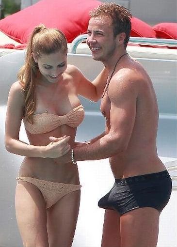dirtywrld:  German soccer player Mario Gotze gets excited on holiday!  Super Mario indeed - he can lay the pipe anytime 
