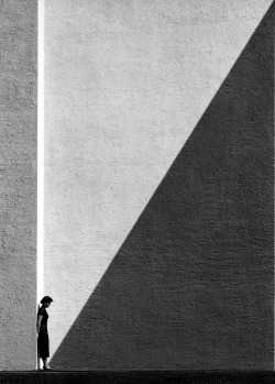 luzfosca:  Fan Ho Approaching Shadow, Hong Kong, 1956/2012 From