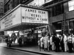 theniftyfifties:  Crowds in line to see ‘Rebel Without A Cause’,