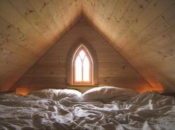 sennav:  Bed in an attic. Very comfortable!