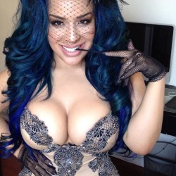 grabbag18:  mszerin:  idk who she is but she is DEFF My new wifey!! 