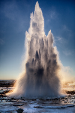 tel0s:  Contre-Jour Geysir (by Iceland Aurora (Photo Tours))