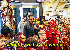 datsalec:  Robert Downey Jr. surprised some young fans and helped