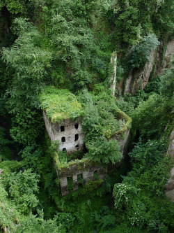  Abandoned building in Vallone dei Mulini near Sorrento, Italy