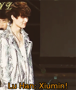 Yixing and Lu Han playing the guessing game.    
