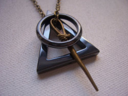 sassysquats:  wickedclothes:  Deathly Hallows Necklace The Elder