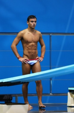 smoothandtasty2:  Tom Daley for the Gold! 