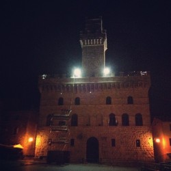 Piazza Grande, Montepulciano (Italy)  Scattata con Instapol presso