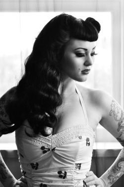 I wanna be a pin~up…how gorgeous is she!
