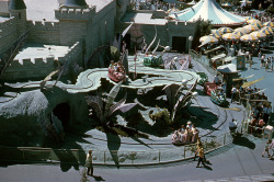 vintagedisneyparks:  Alice in Wonderland, circa 1962. Via Roadside
