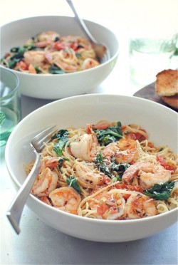 prettypasta:  Shrimp Pasta with Tomatoes, Lemon, and Spinach