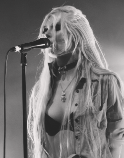 taylorxmomsen:  97/100 pictures of Taylor Momsen ( ♕ ) 