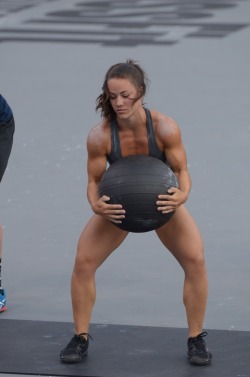 fuckyeahcrossfit:  thrustr:  Camille Leblanc-Bazinet  CrossFitters