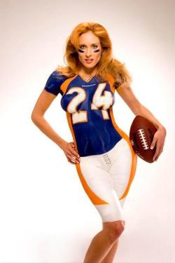 sportsbodypaint:  Body painted football babe