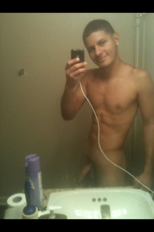 collegeguyhunger:  got this guy on SKOUT while i was driving across state. he was kinda arrogant and thought he was the shit. u know that typical 19 yr old thug swag… lmao enjoy my horny monsters!!! 