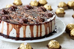 gastrogirl:  ferrero rocher cheesecake. 