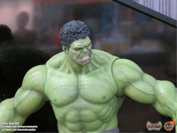 thisissoprofessional:  Hot Toys Avengers action figures [x] 