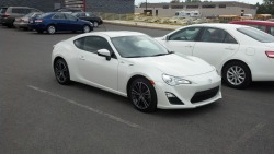 pedal-faster:  I finally got to see a whiteout FR-S in person