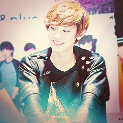  11-14/25 completely random photos of park chanyeol         