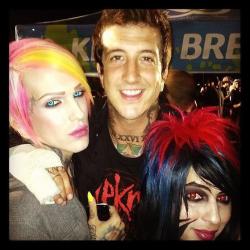 pandaimamonster:  D’aww look how short Dahvie is compared to